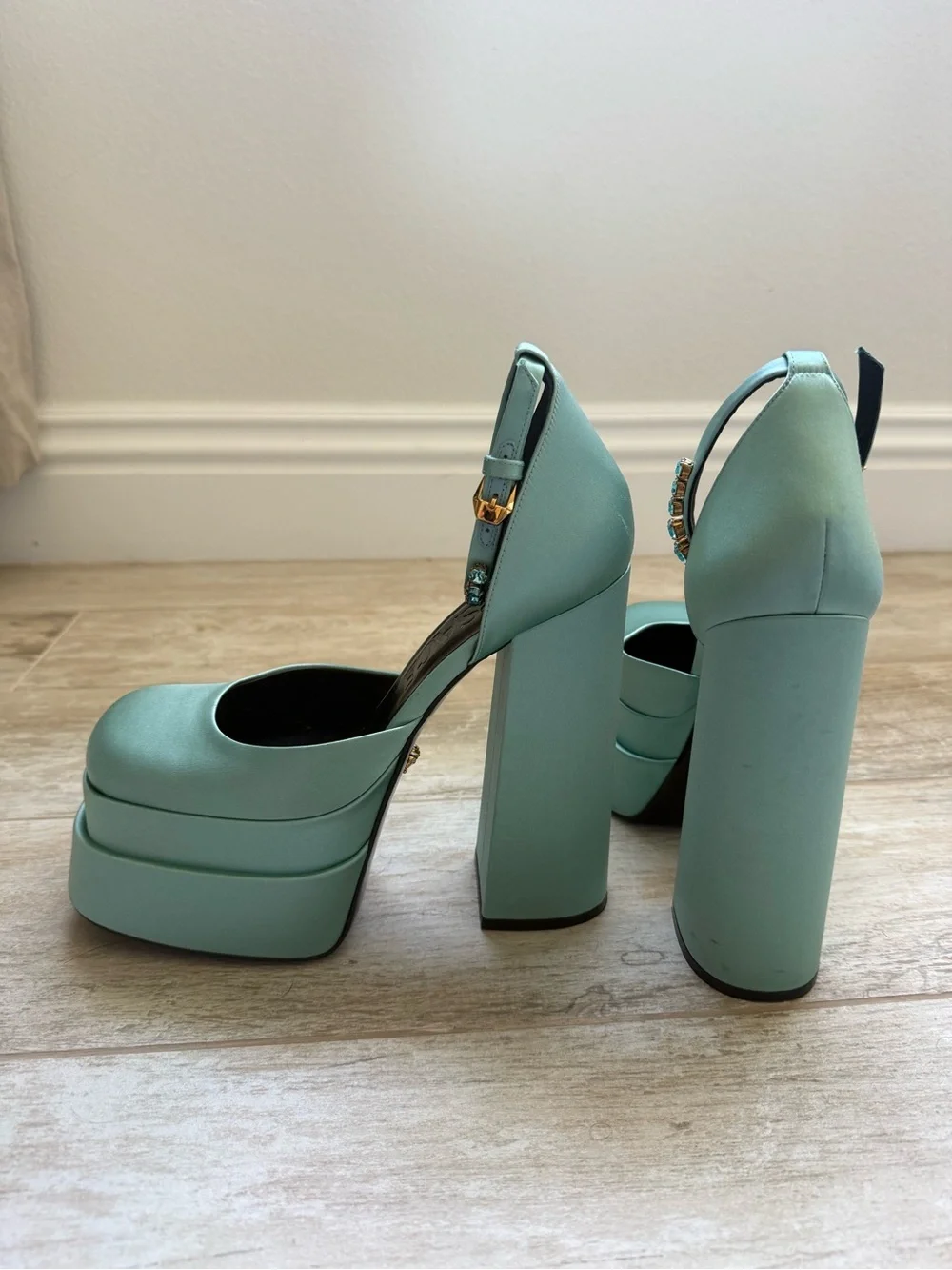 Versace Aevitas Medusa Satin Mint Platform Ankle-Strap Pumps Size 39.5